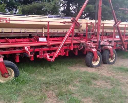 Sembradora Giorgi PR 8000 de 18 S a 52 cm Fert. en Linea