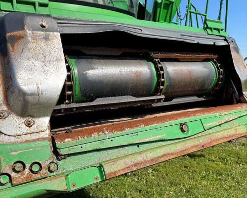 John Deere S680 (doble Tracción)