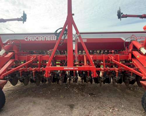 Sembradora Crucianelli Pionera 30 Lineas a 23 cm