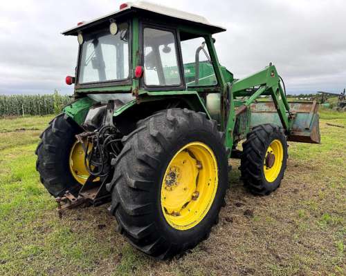 John Deere 5400 con Pala