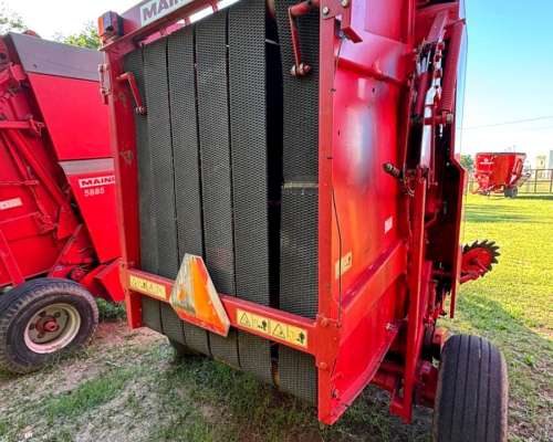 Rotoenfardadora Mainero 5870 con Monitor MRE1000