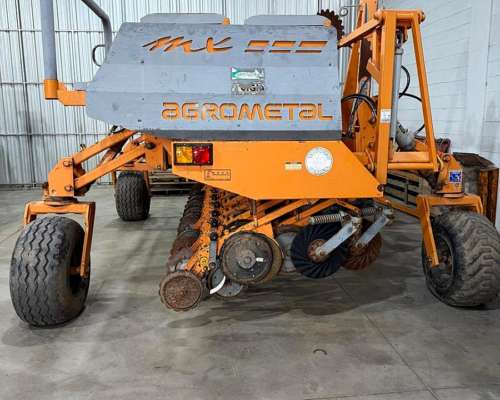 Agrometal MX 23/21 Doble Tolva, Monitor Controlagro.