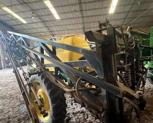 Pulverizador de Arrastre Caiman Serie a 3000 año 2006