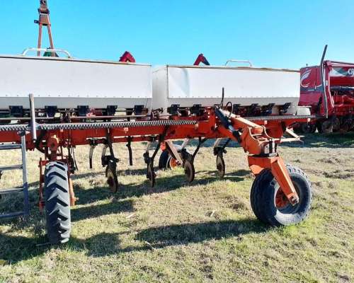 Barra Fertilizadora de 12 Surcos a 70 o 14 Surcos a 525