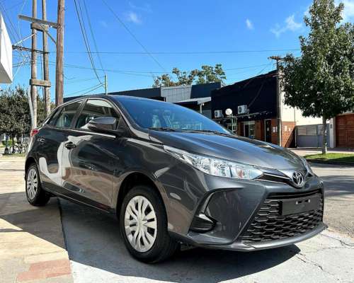 Yaris 5 Puertas 1.5 6m/t XS 0km MY2025 Gris Oscuro