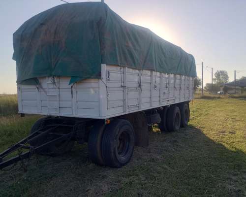 Acoplados Helvética 3 Ejes Gomas sin Cámara