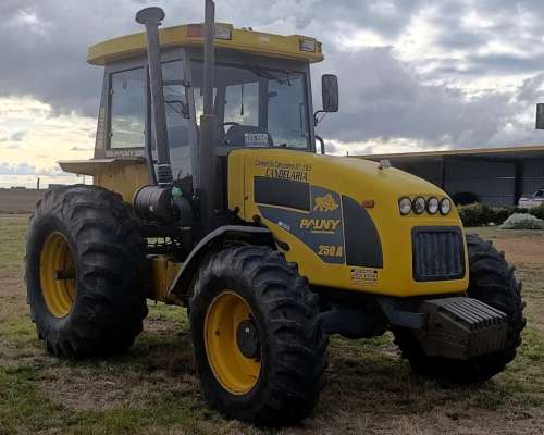 Tractor Pauny 250a 23.1x30