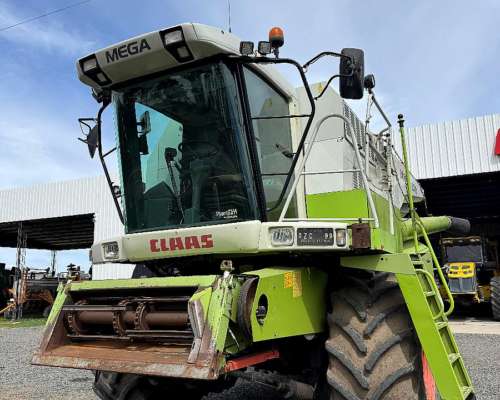 Claas Mega 370 año 2005 con Plataforma 30 Pies