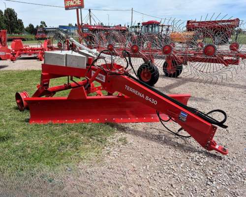 Niveladora de Arrastre Yomel Terrena 8430 - 3 Mts