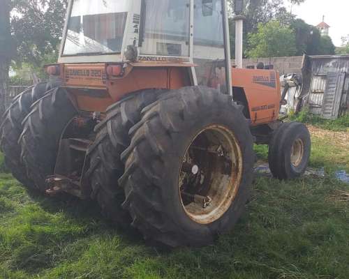 Vendo Zanello 220, 140 HP, Hidráulico, Motor MB 1114, Modelo