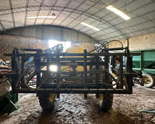 Pulverizador de Arrastre Caiman Serie a 3000 año 2006