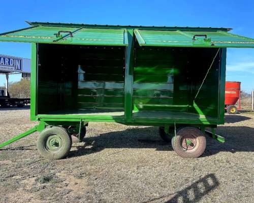 Acoplado Taller de Arequito 4x2mts