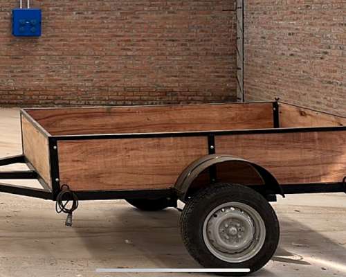 Tráiler UN Eje con Luces / Gomas