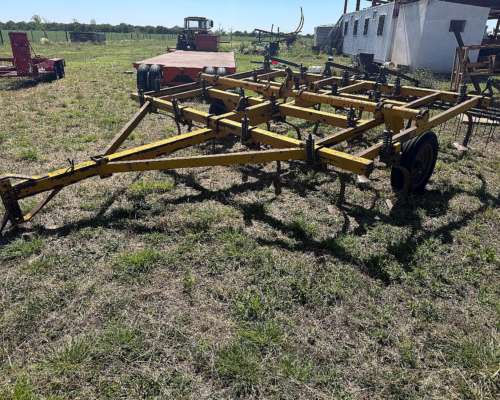 Cultivador de Campo Usado