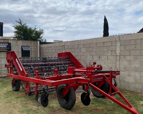 Arrancadora de Mani de 4 Surcos Timon Fijo Marca Marinozzi