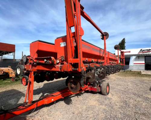 Sembradora Tanzi Autotrailer de 14 Surcos
