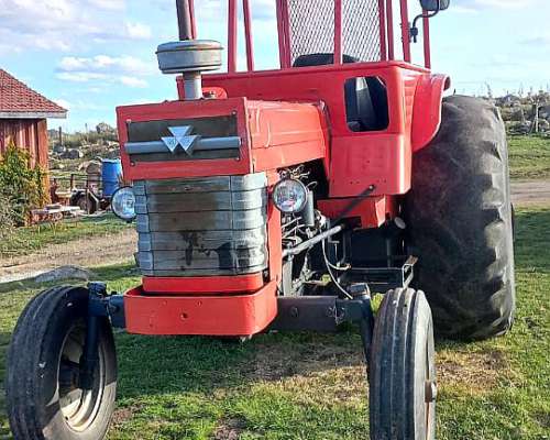 Massey Ferguson 1095, con Desmalezadora de Arrastre de 1,5 M