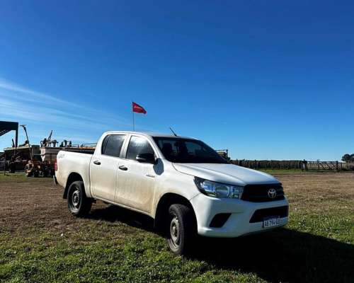 Toyota Hilux DX C/D 4X4 2017