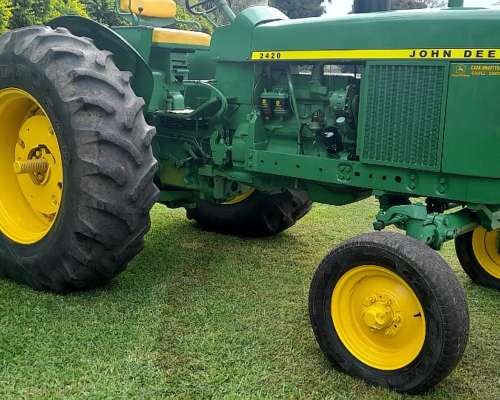 Tractor John Deere 2420 con 3 Puntos