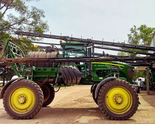 Pulverizadora John Deere 4730.