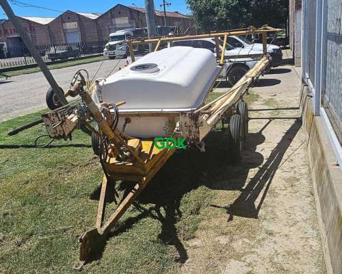 Pulverizador de Arrastre 2000 Lts. Grosspal. Disponible