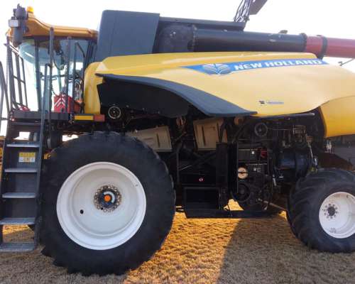 Cosechadora New Holland CR 7.90, año 2018