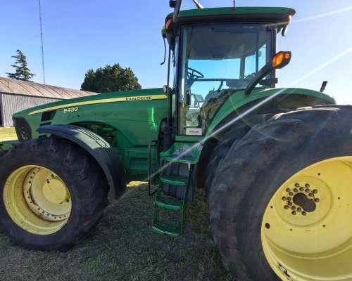 Tractor John Deere 8 340r año 2007.