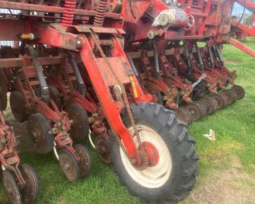 Cruccianelli Pionera IV de 30 a 23 con Alfalfero