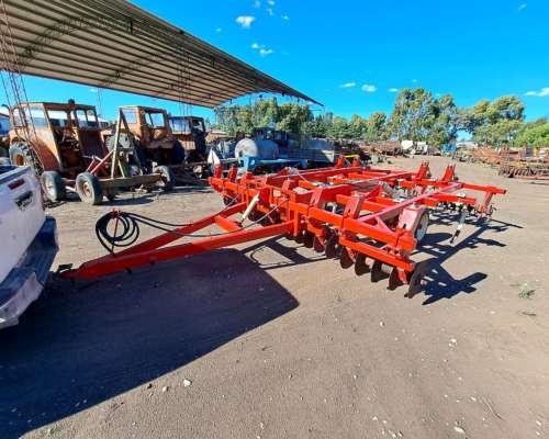 Cincel Rastrojero Juber de 11 Arcos con Cuchillas y Rotopal