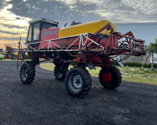 Pulverizador Ciriaci de 2400 Lts año 2008 Motor Perkins