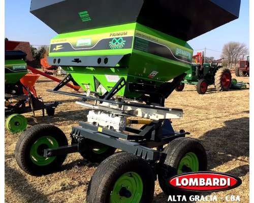 Fertilizadora Balancín Bernardin Capacidad de 2500 Litros