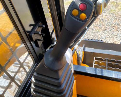 Minicargadora con Hoyadora 50hp Sinomach 255fa