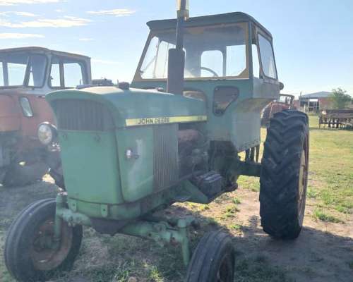 Tractor John Deere 2420