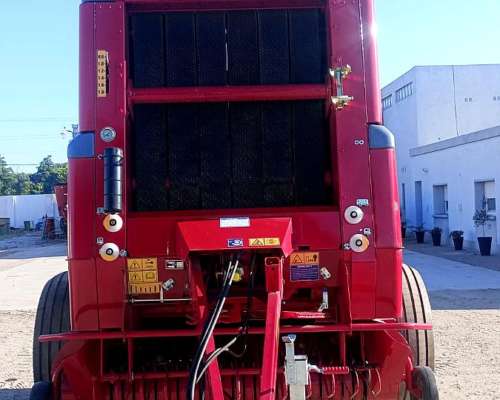 Rotoenfardadora Mainero - Modelo 5877 con Atador en RED