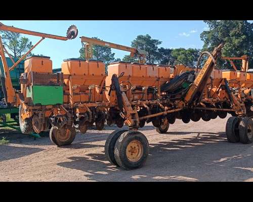 Sembradora Agrometal Neumática de 14 a 52 con Fertilizacion