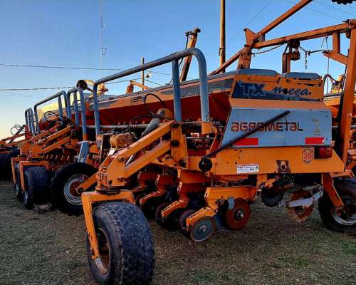 Sembradora Agrometal TX Mega 18-52 año 2004