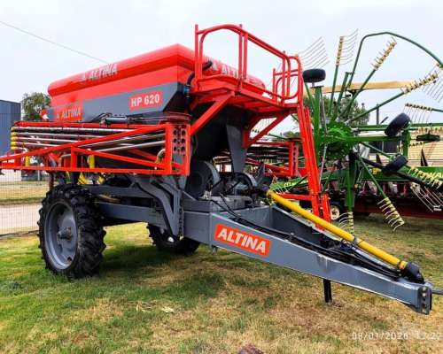 Fertilizadora de Arrastre Altina HP 620