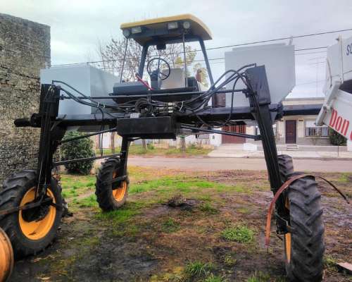 Hagie 204 con Rolos Pica Macho, Deutz, 4x4, Trocha Variable