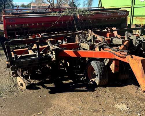Sembradora Grano Fino Tanzi 4300