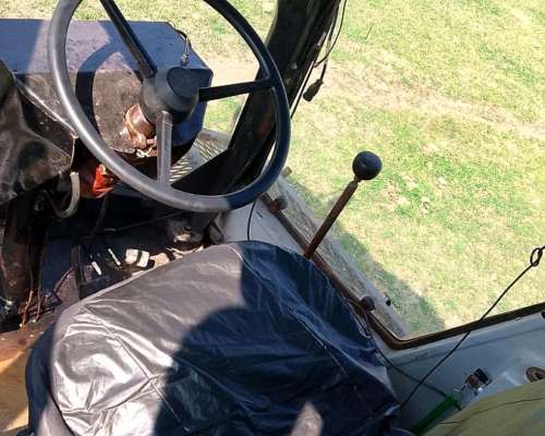 Fertilizadora Barbuy, de 2200 Kilos