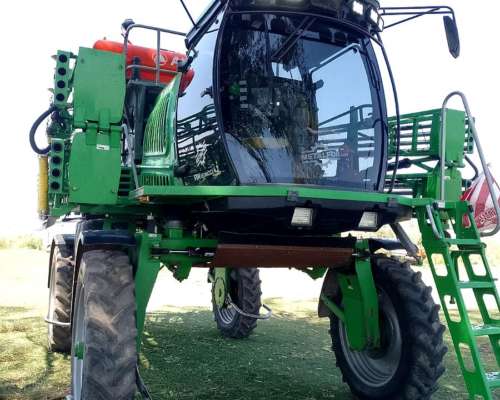 Fertilizadora Autopropulsada Metalfor con Altina.