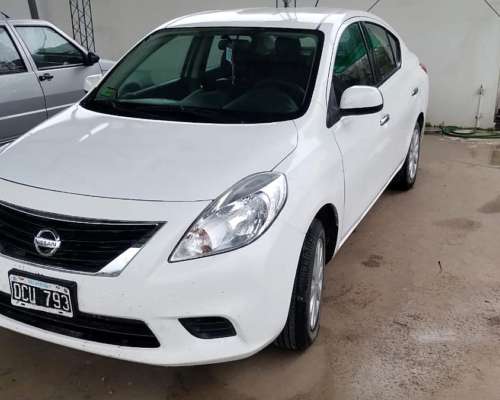 Nissan Versa Caja Manual