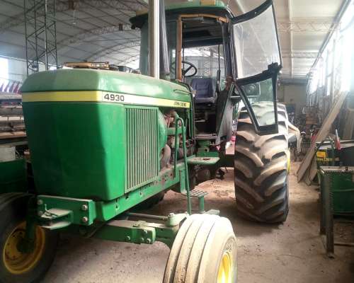 Tractor John Deere 4930