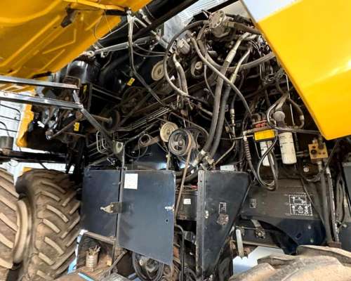 New Holland CR 9060