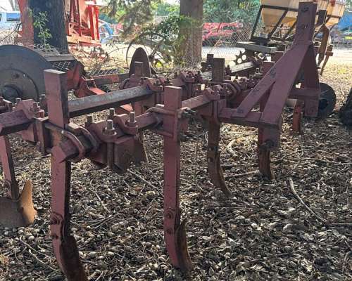 Aporcador Carpidor Cultivador 6 Puas 3 Puntos Rojo