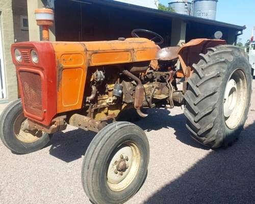 Tractor Fiat 600 e con Tres Puntos.