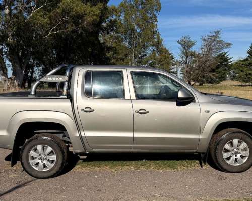 Volskwagen Amarok Trendline 4X4 AT 180hp