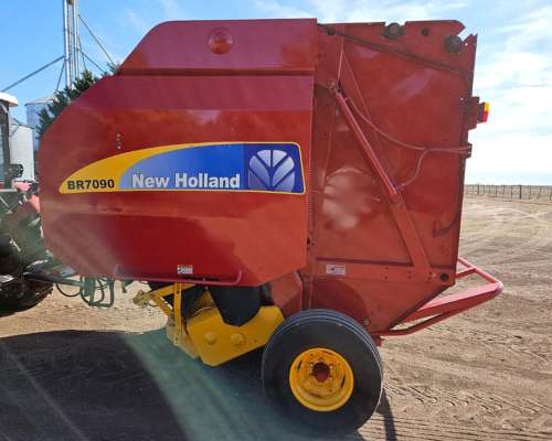 Enrolladora New Holland BR 7090 Americana, año 2011