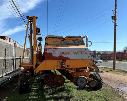Sembradora Agrometal TX Mega 16 a 52