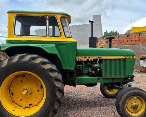 John Deere 3330 con Pinche, muy Bueno